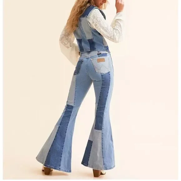 WRANGLER® X LAINEY WILSON Patchwork Super Flare Jean 29x32 - Picture 5 of 7